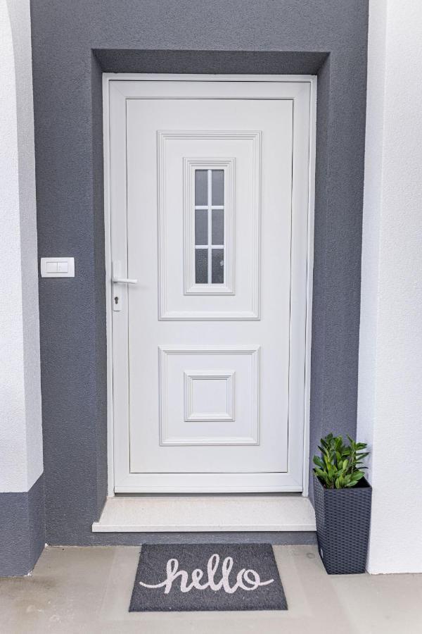 Apartments Veronika Трогир Экстерьер фото