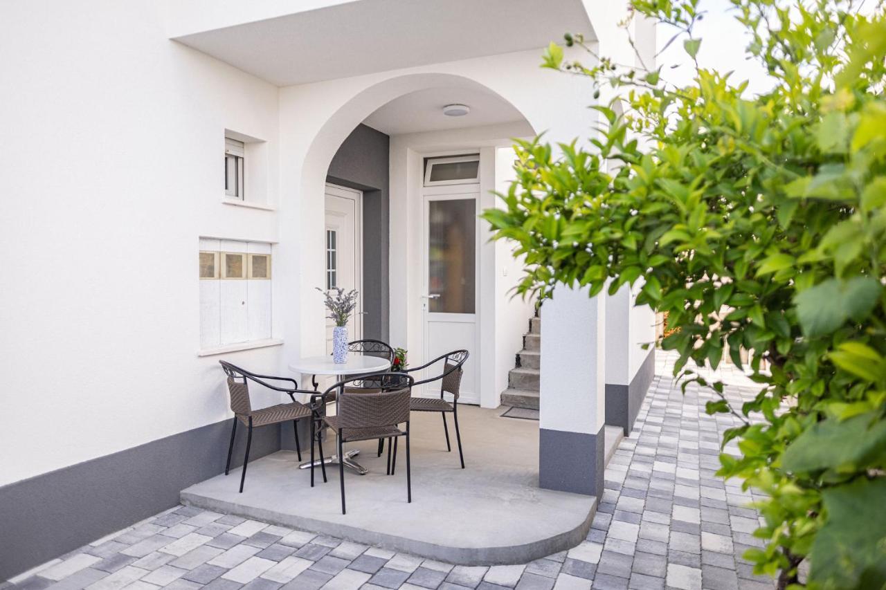 Apartments Veronika Трогир Экстерьер фото